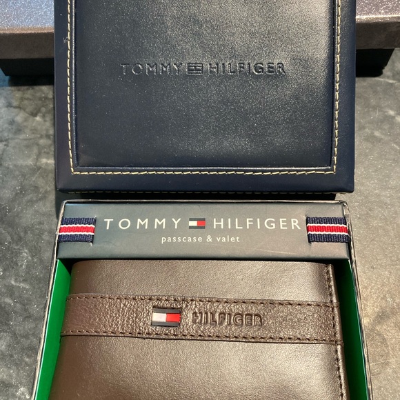 Tommy Hilfiger Other - Tommy Hilfiger wallet and Card Vallet - Brand New